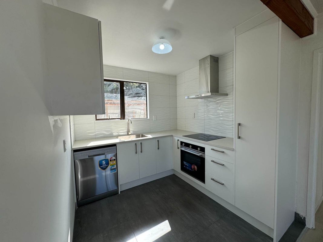 14 Rehia Road, Massey, Auckland - Carousel 2