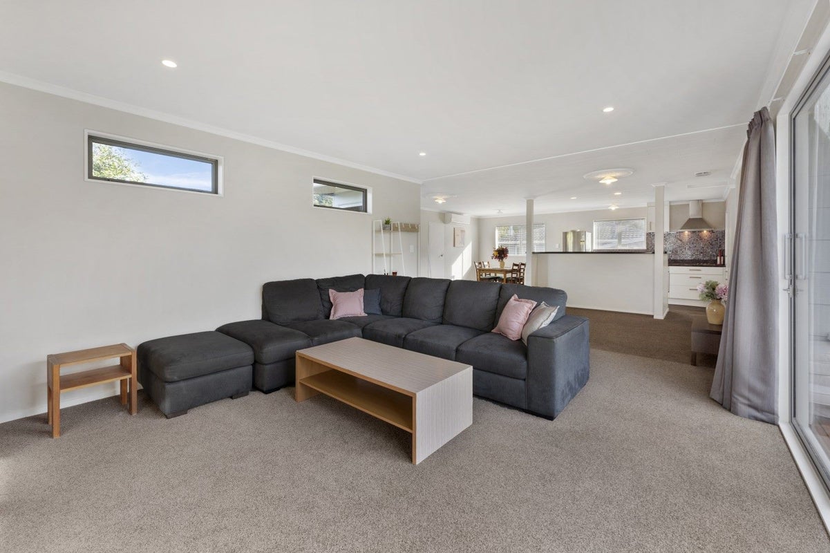 41B Larchmont Grove, Totara Park, Upper Hutt - Carousel 2