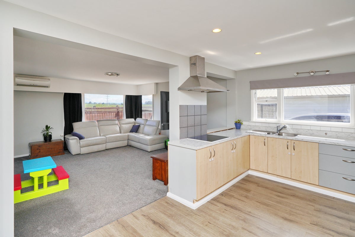 1/40 Roberts Road, Hei Hei, Christchurch - Carousel 2
