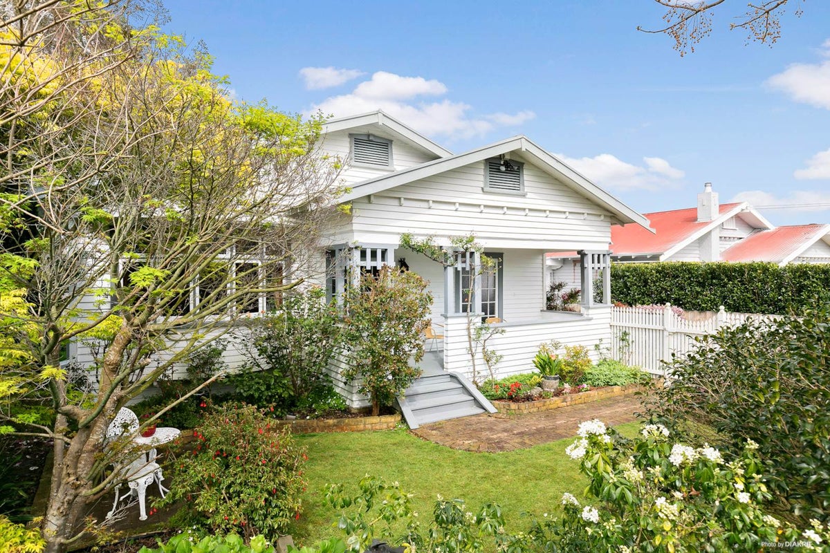 2 Greenfield Road, Epsom, Auckland - Carousel 1