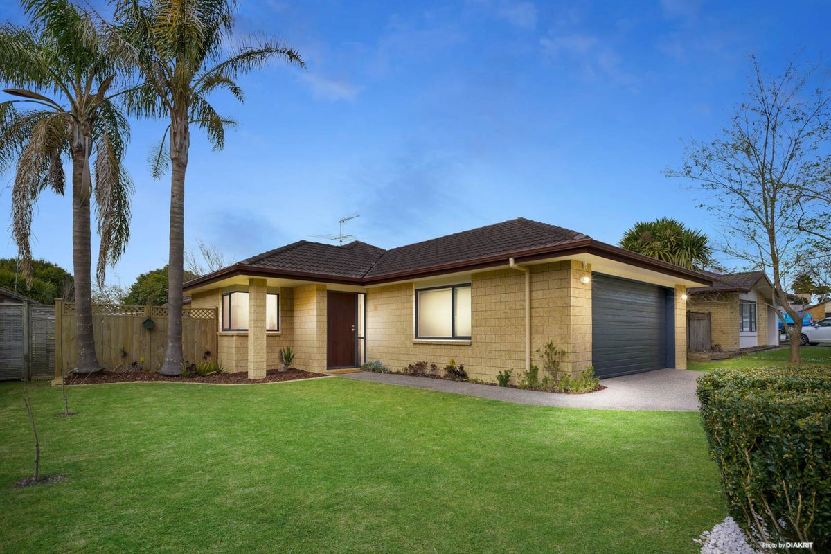 6 Avonglen Court, Wattle Downs, Auckland - Carousel 1
