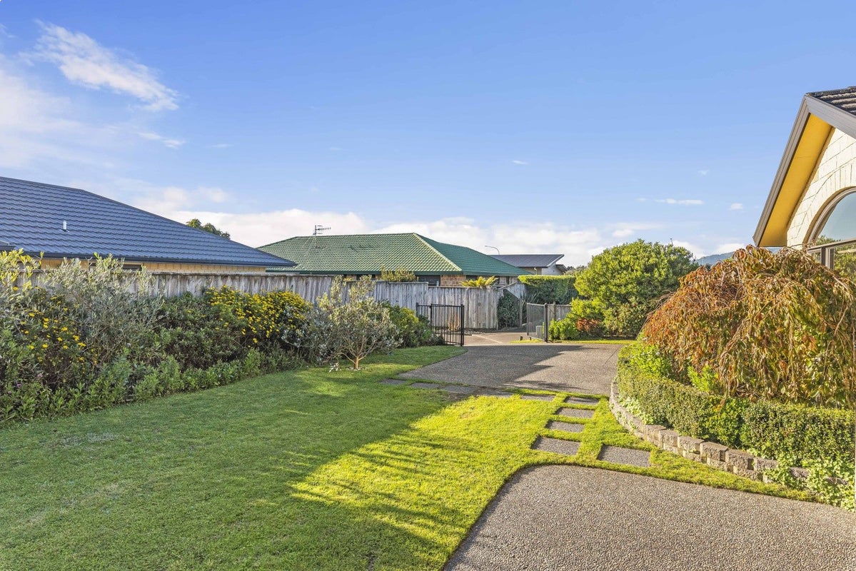 116 Regent Drive, Paraparaumu Beach, Paraparaumu - Carousel 2