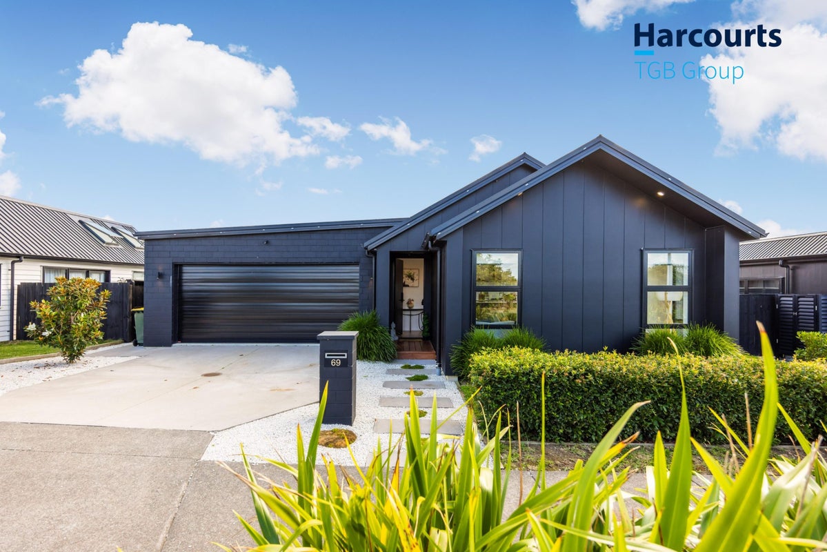 69 Te Paea Avenue, Paerata, Pukekohe - Carousel 1