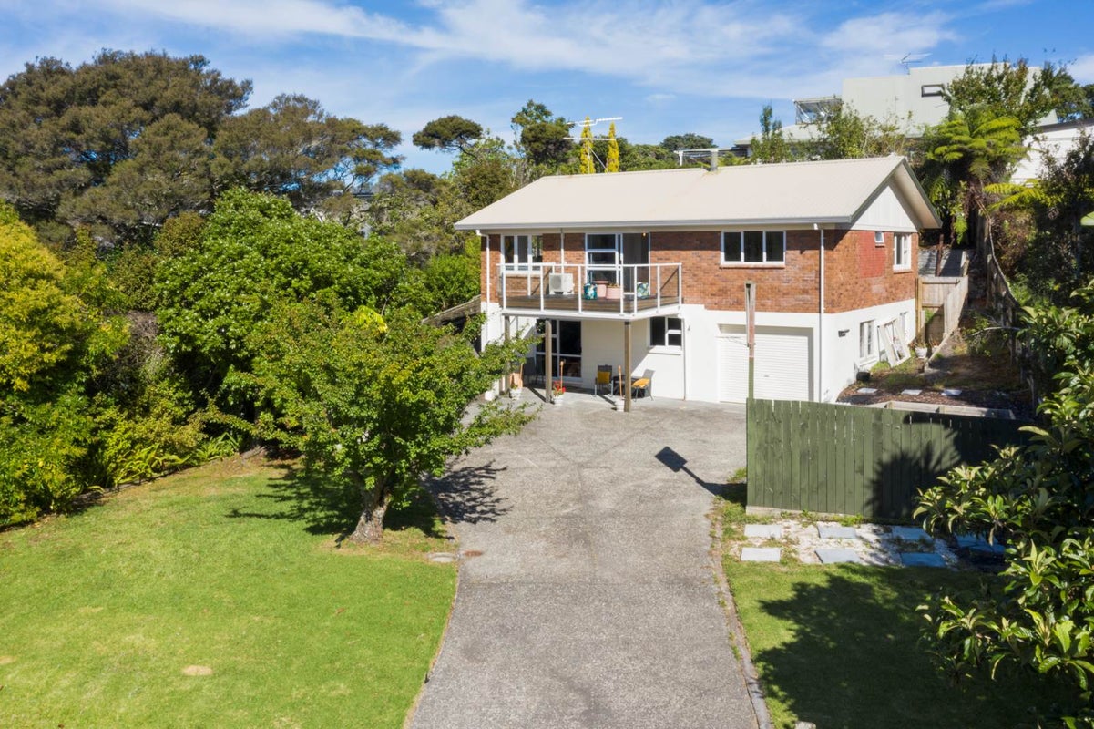 21 The Terrace, Herald Island, Auckland - Carousel 1
