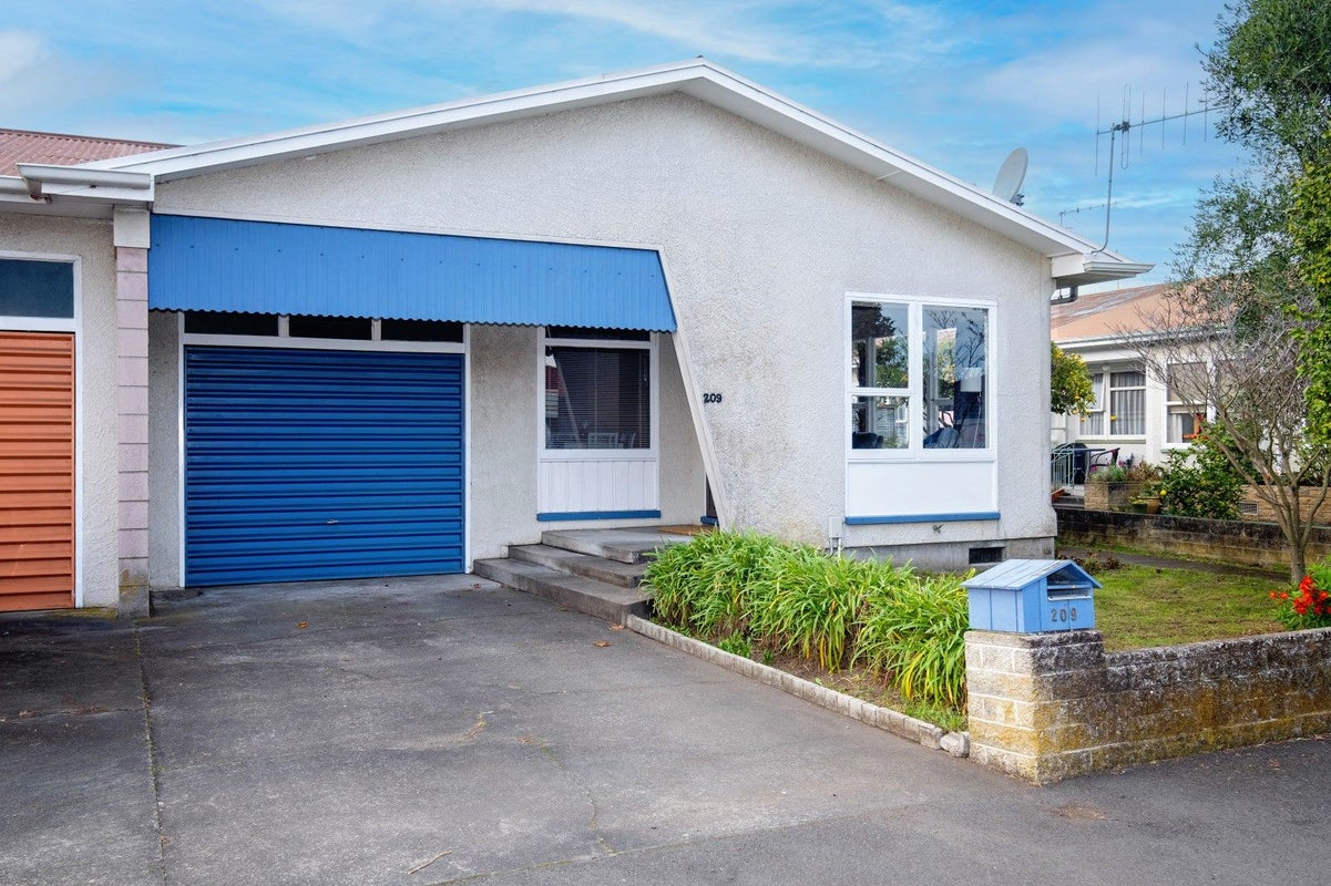 209 Southampton Street West, Hastings, Hastings - Carousel 13