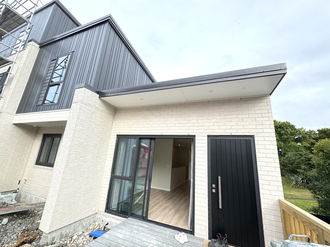 6 Camelot Place, Glenfield, Auckland - Carousel 1