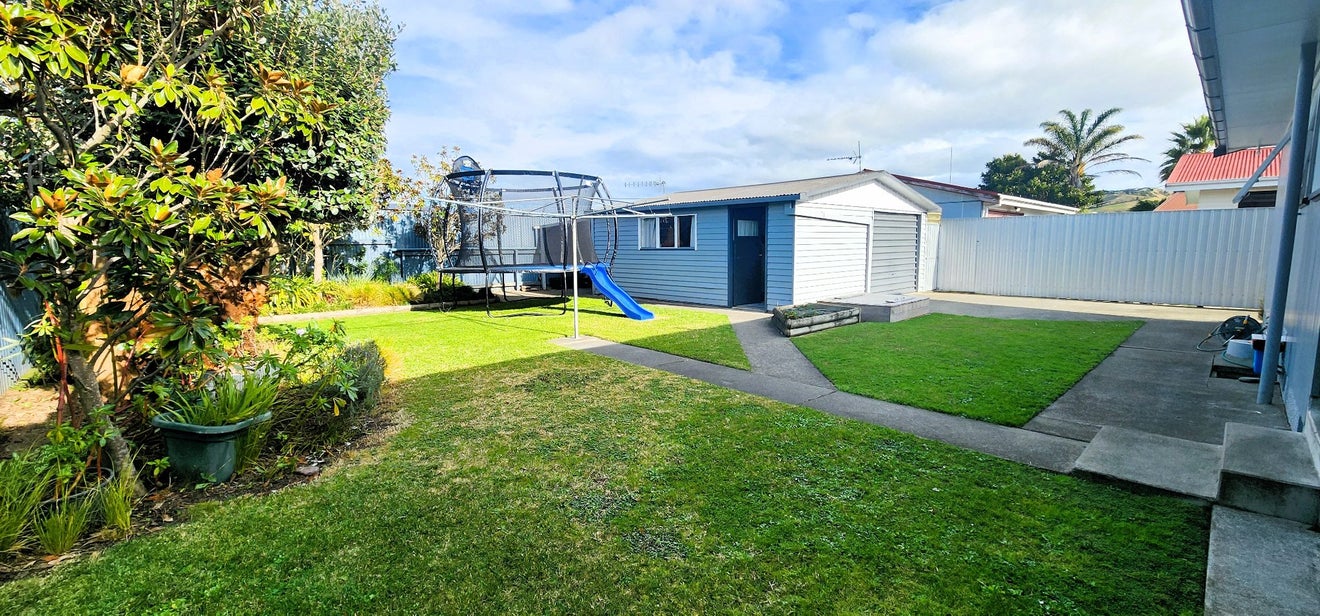 18 Frickleton Street, Taradale, Napier - Carousel 13
