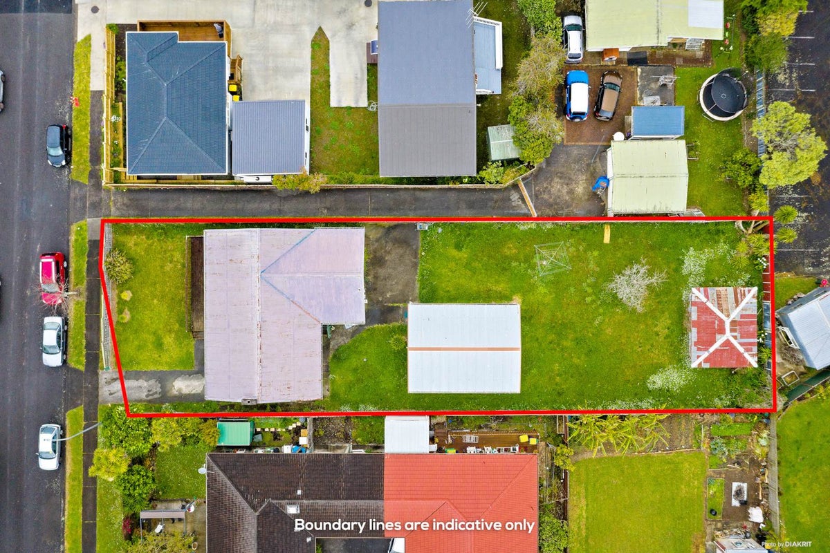 14 Denyer Place, New Lynn, Auckland - Carousel 1