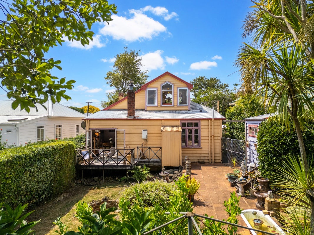 22 Burnley Terrace, Mount Eden, Auckland - Carousel 1