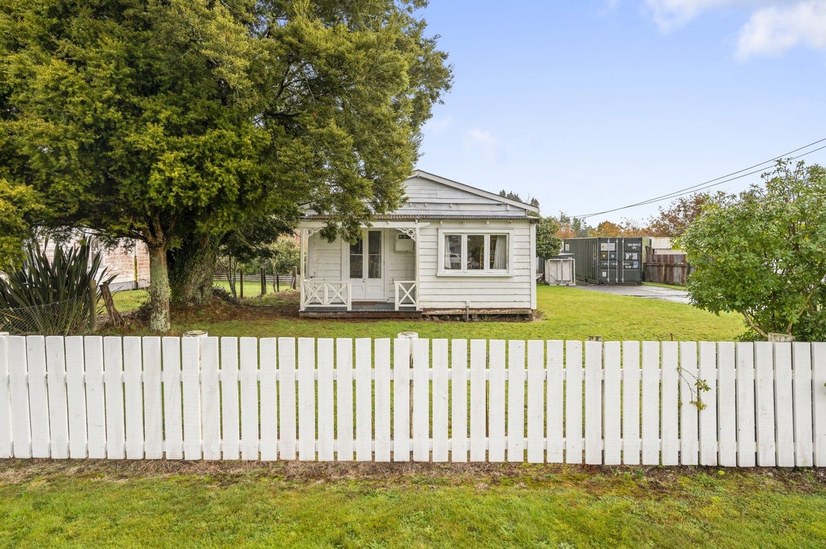 10 Ohorere Street, Owhango - Carousel 1