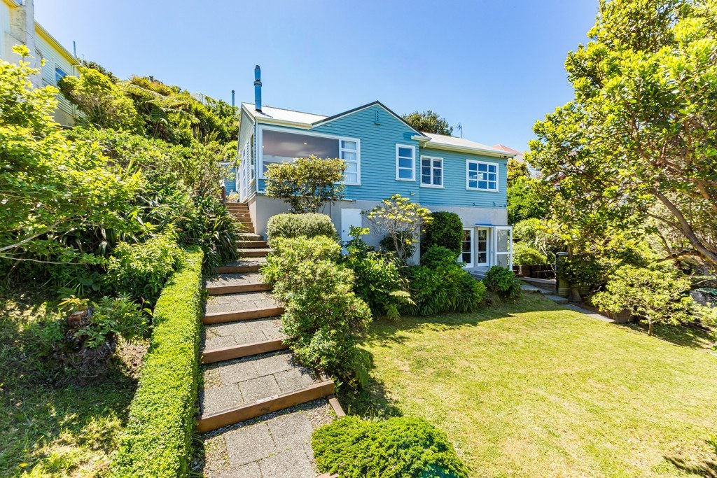 33A Nevay Road, Miramar, Wellington - Carousel 1