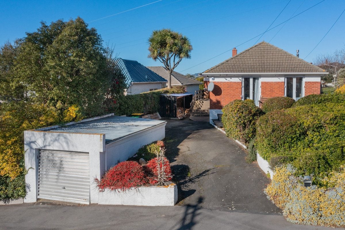 132 Centennial Avenue, Helensburgh, Dunedin - Carousel 2
