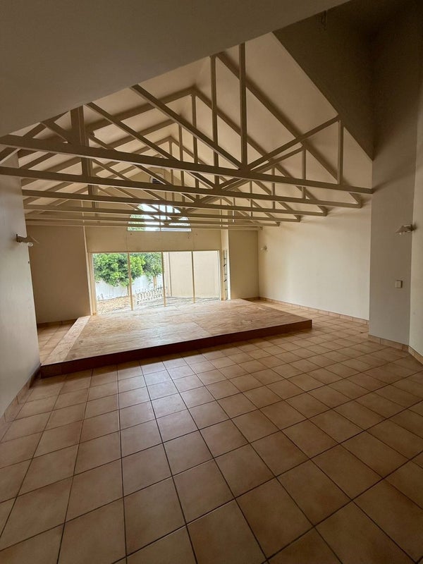20 The Mews, Shamrock Park, Auckland - Carousel 24