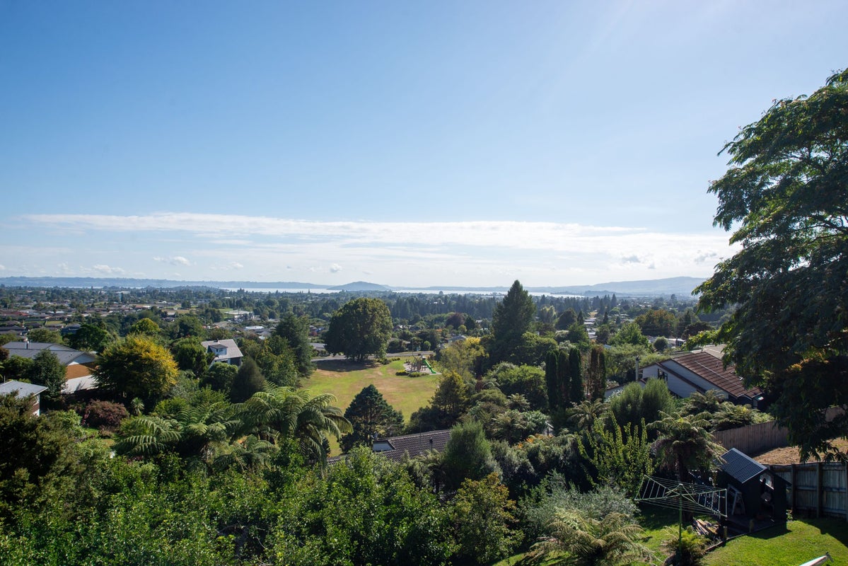 5 Haratua Place, Springfield, Rotorua - Carousel 34