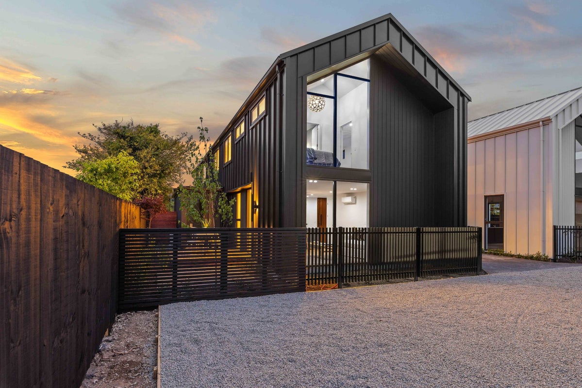 2/60 Innes Road, St Albans, Christchurch - Carousel 1