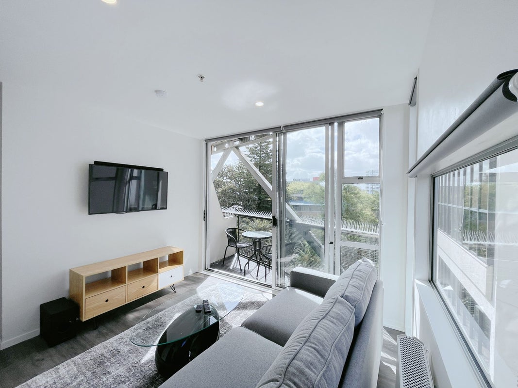 5B/8 Scotia Place, Auckland Central, Auckland - Carousel 2