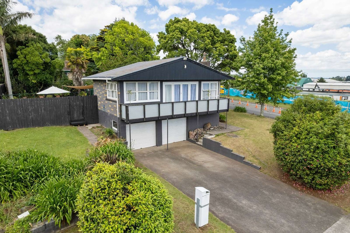1 Mack Place, Red Hill, Papakura - Carousel 1