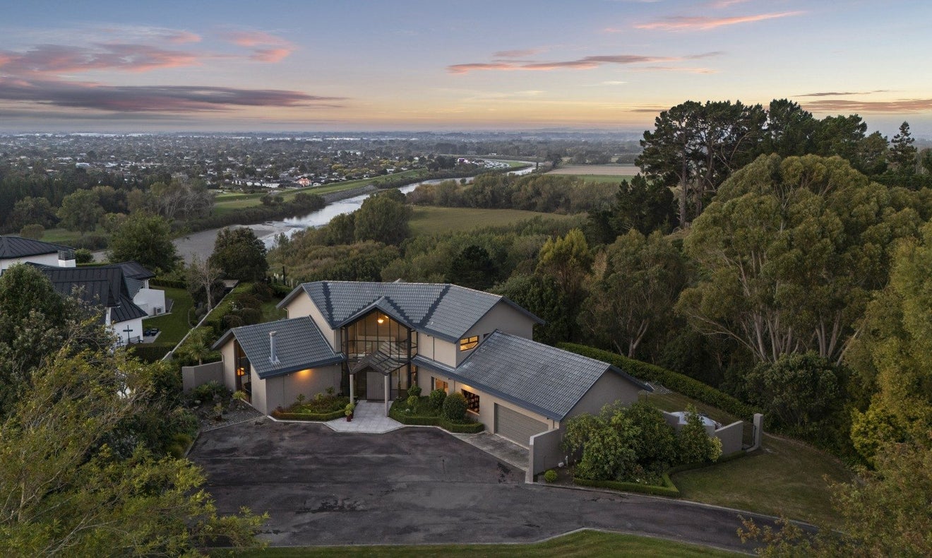 70 Waicola Drive, Fitzherbert, Palmerston North - Carousel 1