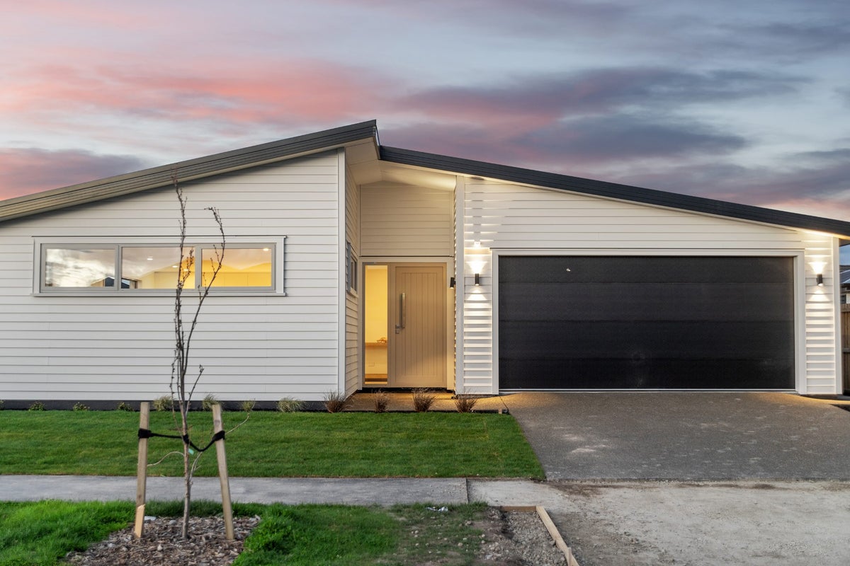 7 MacKinnon Street, Marshland, Christchurch - Carousel 1