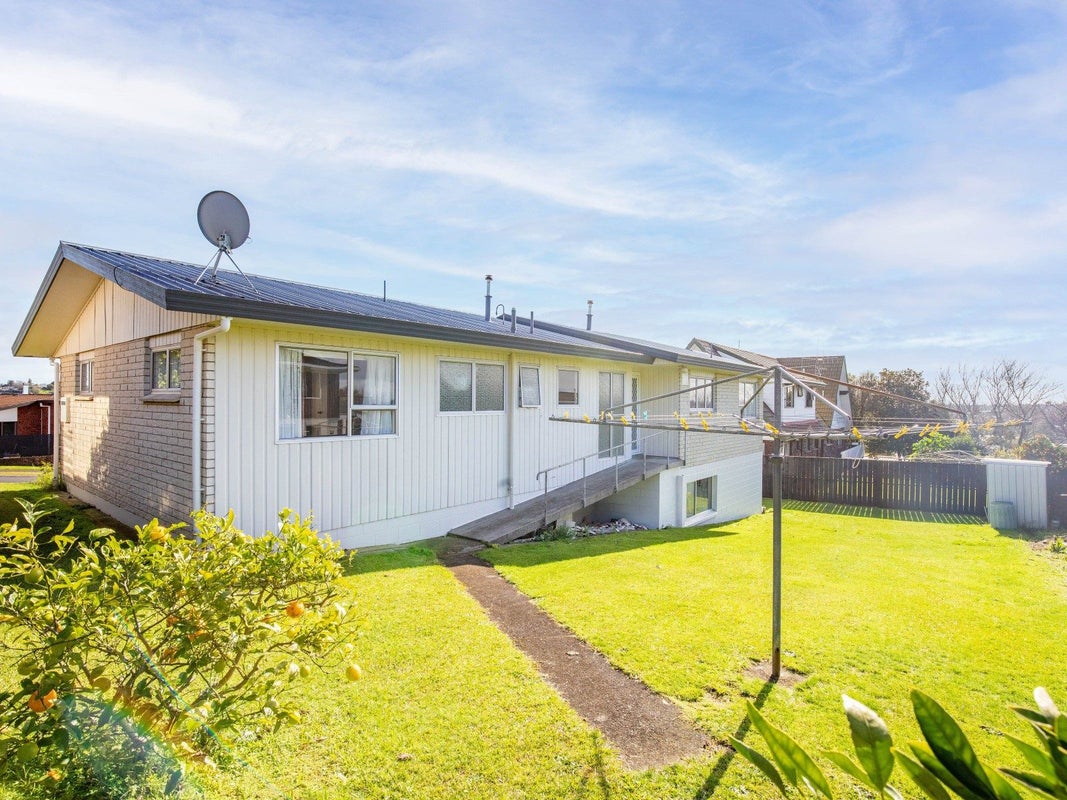 38 Russleigh Drive, Dinsdale, Hamilton - Carousel 3