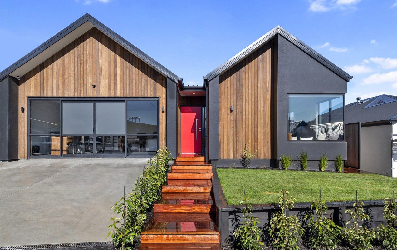 37 Jack Hanley Drive, Jacks Point, Queenstown - Carousel 1