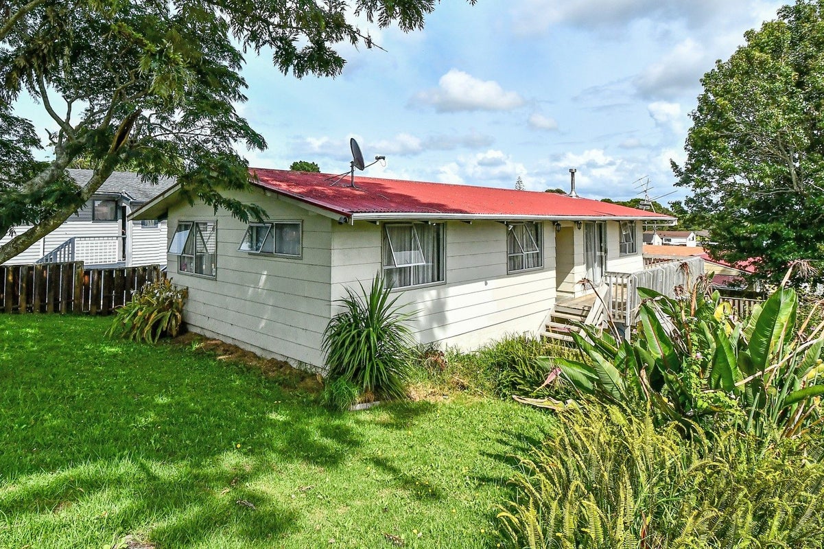 13 Lismore Place, Papatoetoe, Auckland - Carousel 1