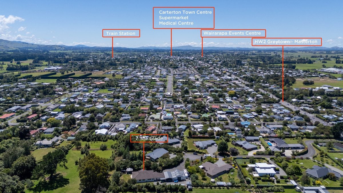 7 The Glade, Carterton, Carterton - Carousel 32