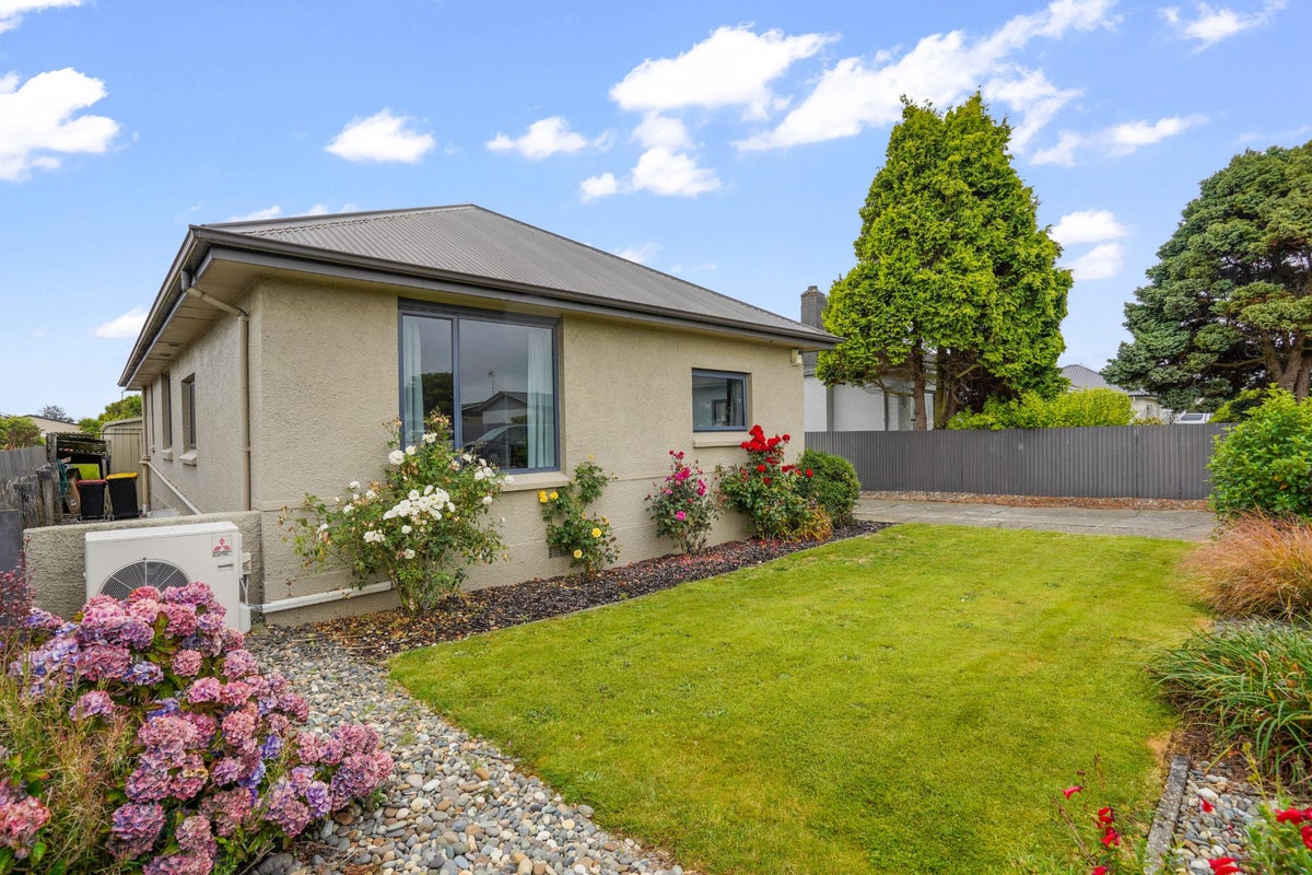17 York Street, Strathern, Invercargill - Carousel 2