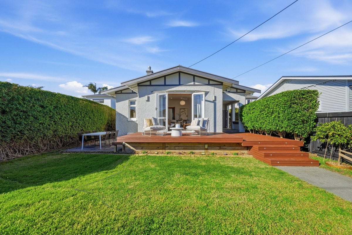 14 Hardley Avenue, Mount Roskill, Auckland - Carousel 1