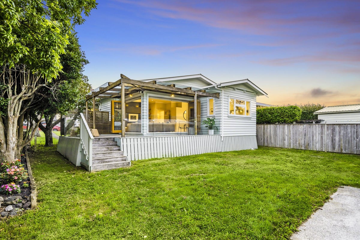 23 Springleigh Avenue, Mount Albert, Auckland - Carousel 2