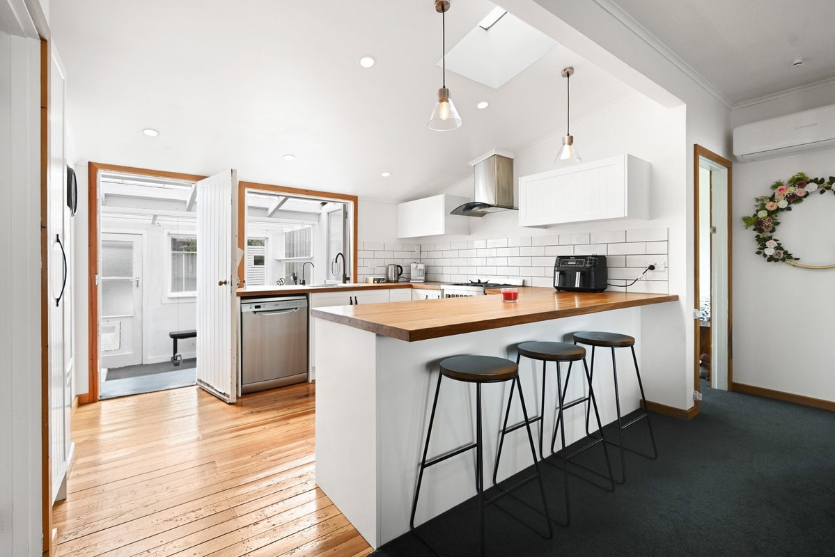33 Claude Street, Fairfield, Hamilton - Carousel 2