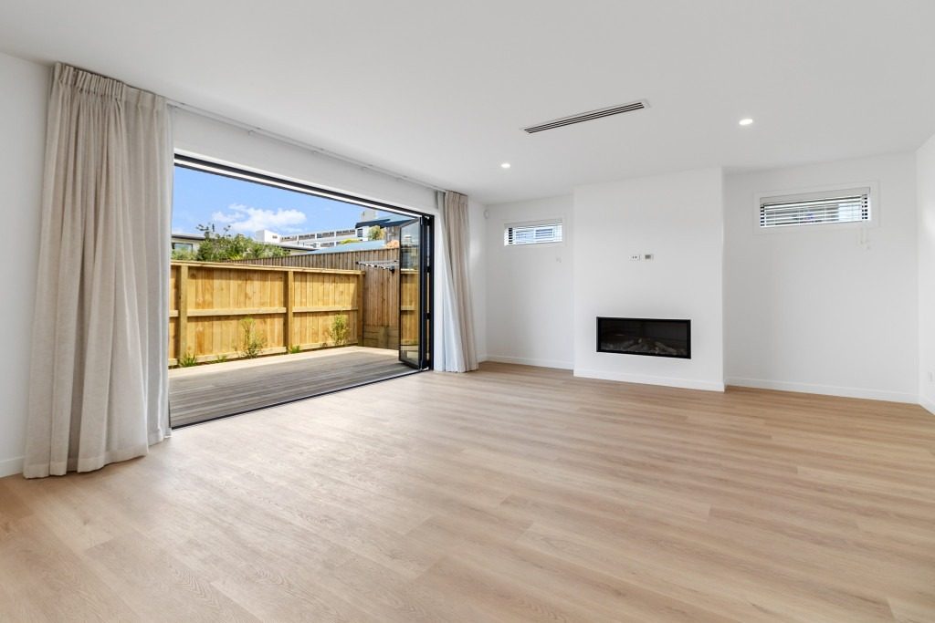 20 Maranui Avenue, Point Chevalier, Auckland - Carousel 2
