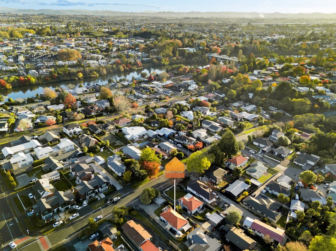 44 Casey Avenue, Fairfield, Hamilton - Carousel 3