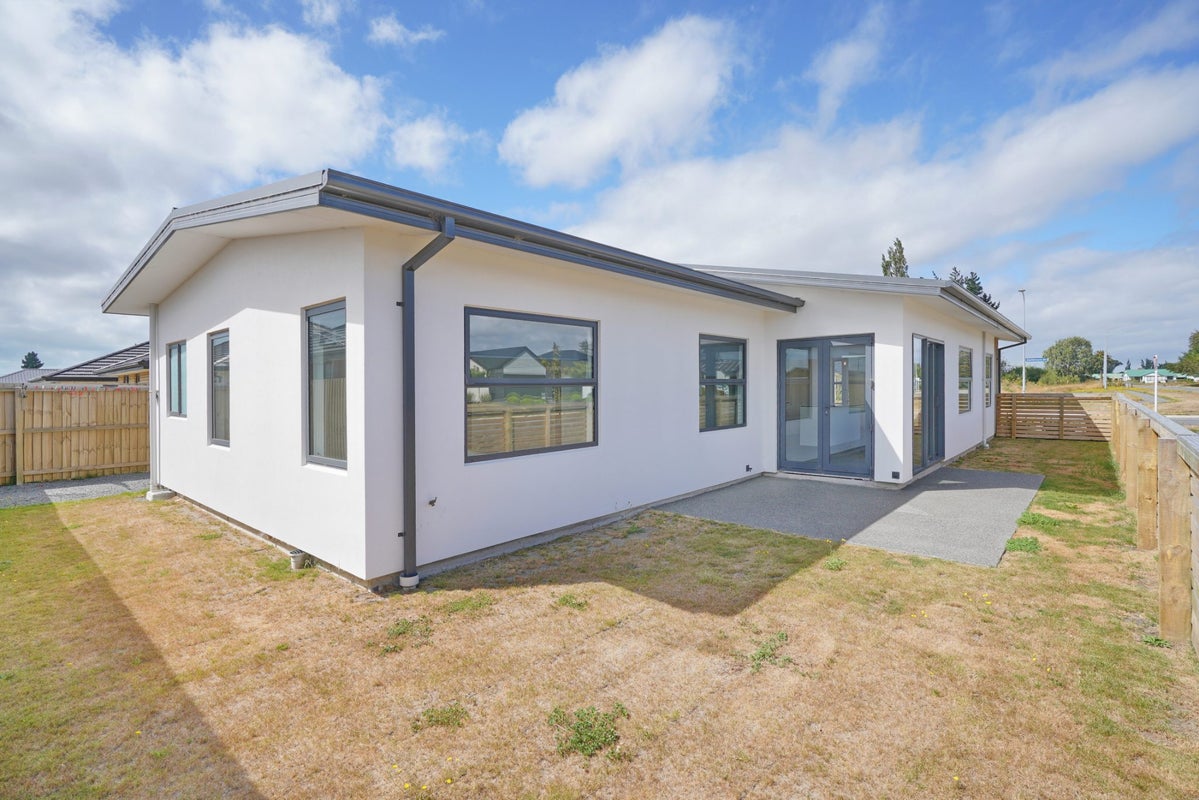 30 Blakes Road, Belfast, Christchurch - Carousel 13