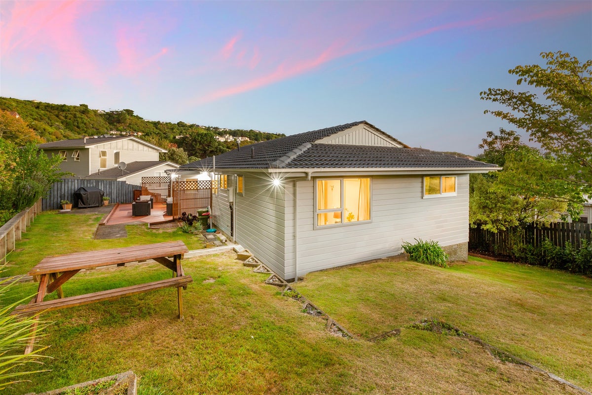 3 Spey Place, Papakowhai, Porirua - Carousel 3