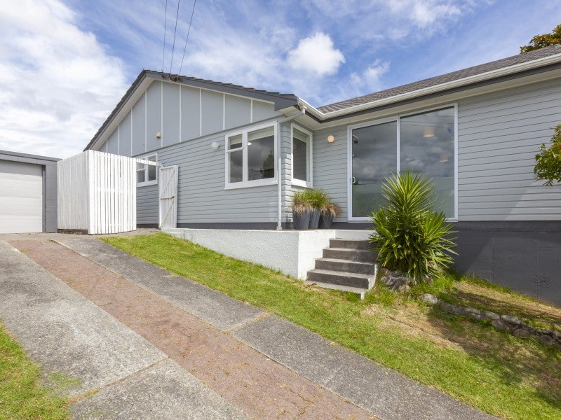 11 Grange Park Avenue, Raumati South, Paraparaumu - Carousel 2