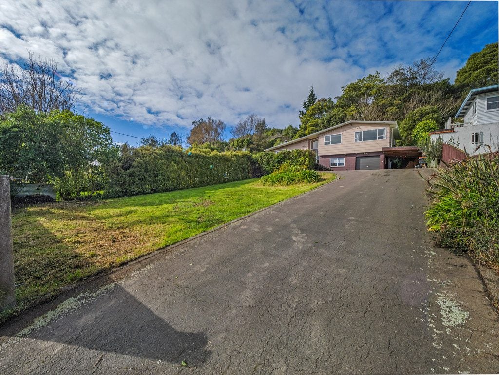 417 Aokautere Drive, Palmerston North - Carousel 1