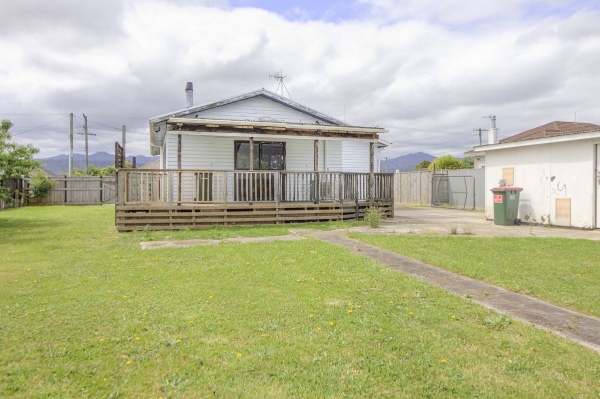 15 Winchester Street, Levin, Levin - Carousel 1