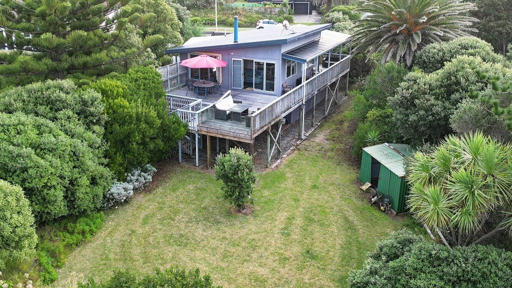 33 Blue Pacific Parade, Riversdale Beach, Masterton - Carousel 2