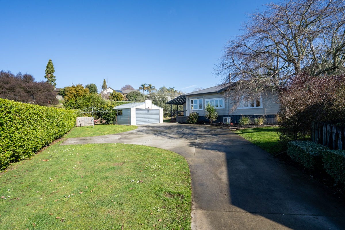 12 Addison Street, Leamington, Cambridge - Carousel 2