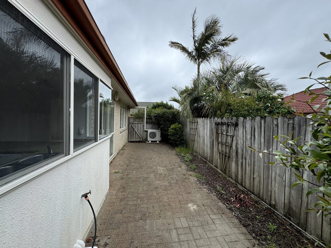 31 Trovare Place, Golflands, Auckland - Carousel 12