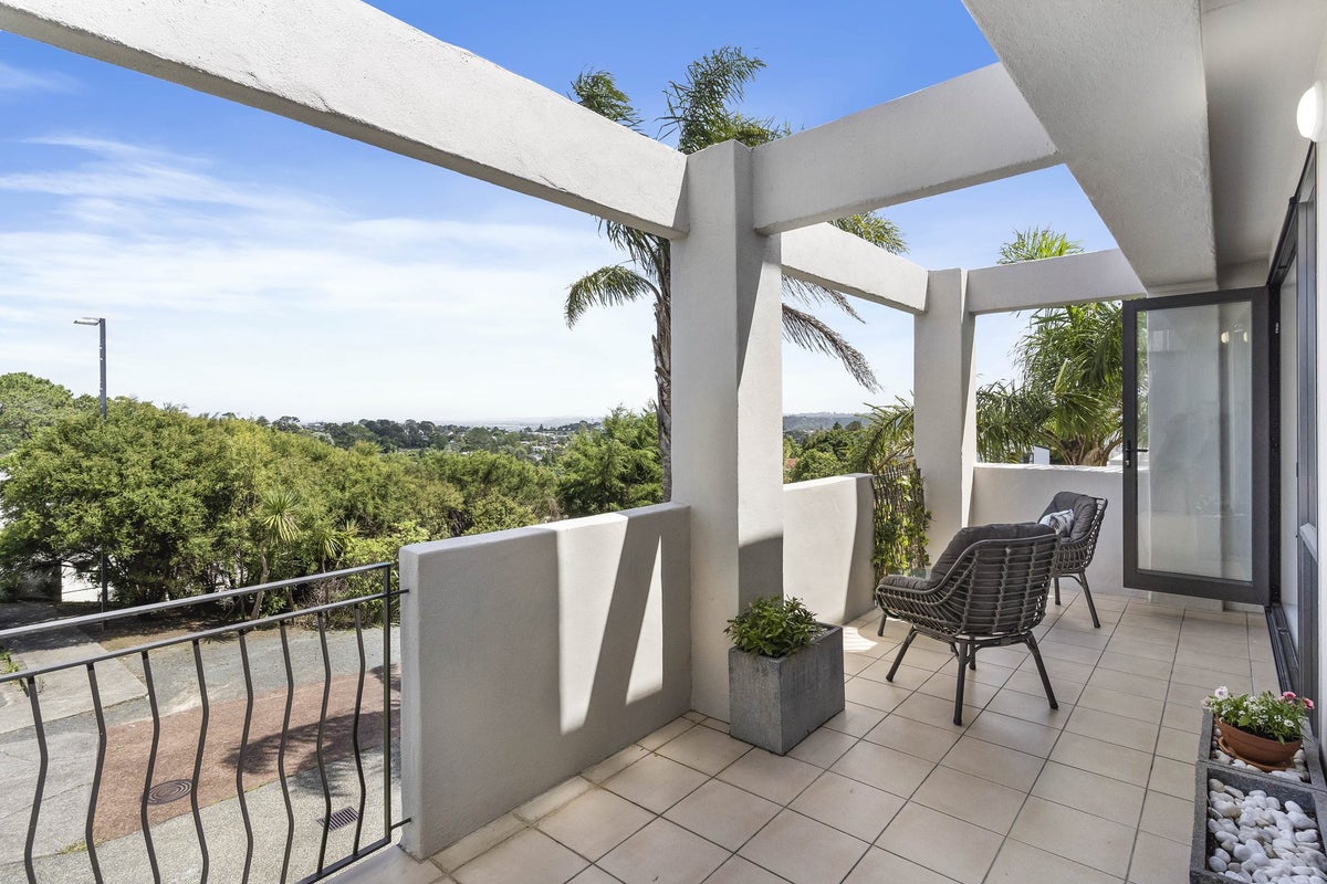 10/5 Monte Cassino Place, Birkdale, Auckland - Carousel 2