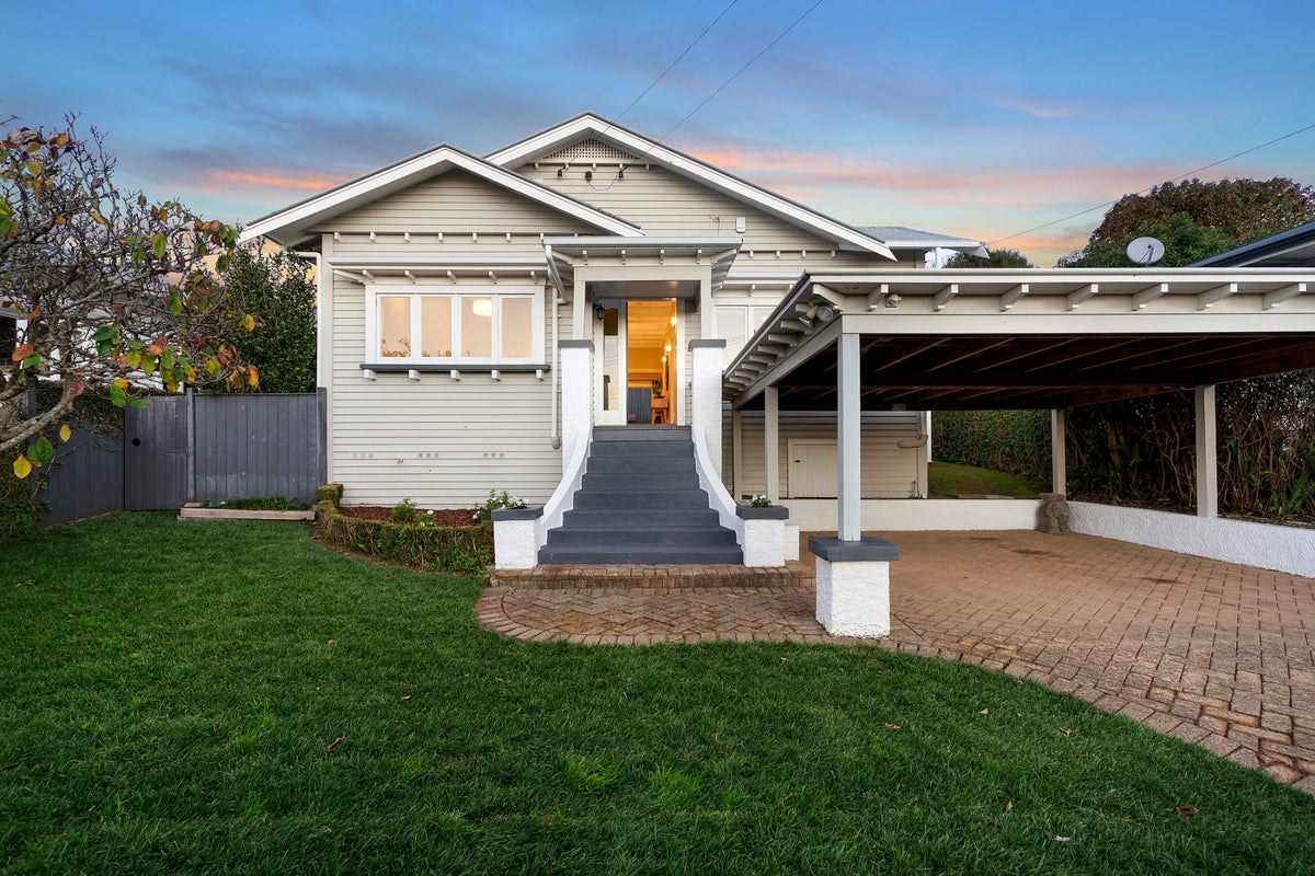 5 Martin Avenue, Mount Albert, Auckland - Carousel 2
