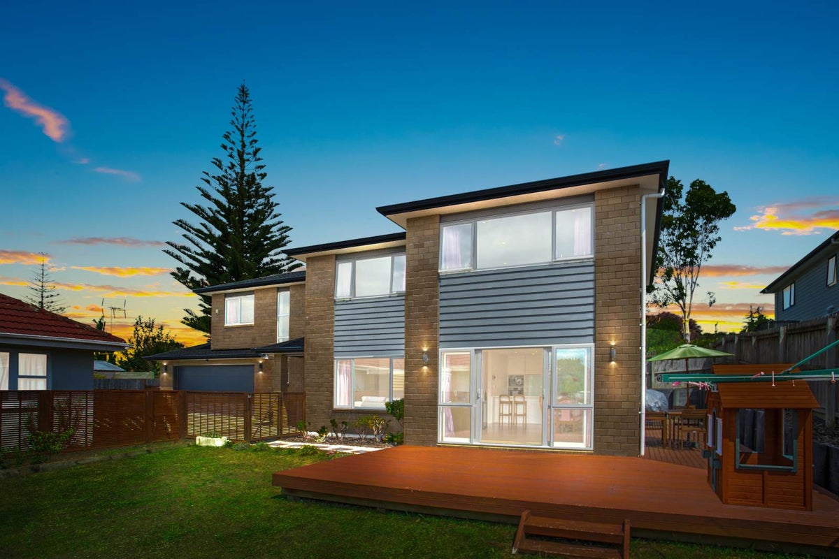 46B Miro Street, New Lynn, Auckland - Carousel 1