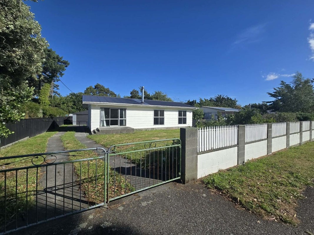 35 Waite Street, Featherston - Carousel 1