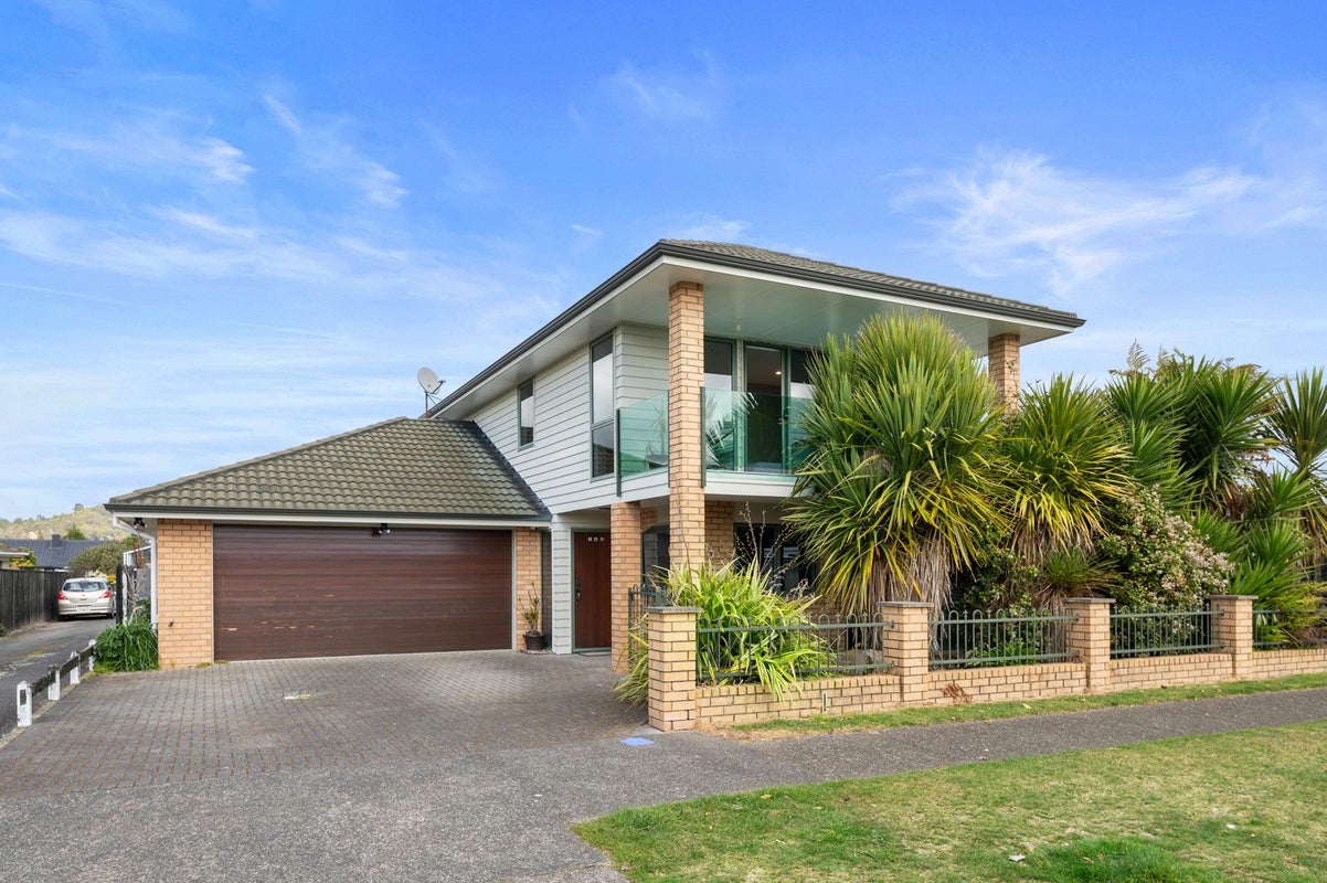 14A Grey Street, Glenholme, Rotorua - Carousel 1
