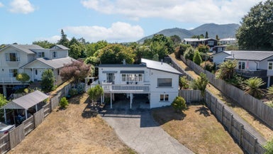 22 Sunset Street, Hilltop, Taupo - Carousel 1