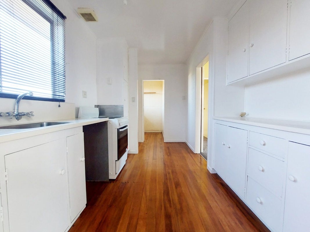 3 Pamela Place, Deanwell, Hamilton - Carousel 2