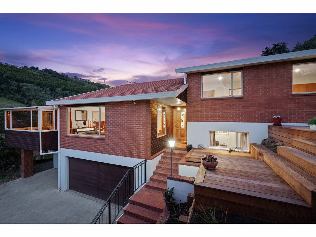 20A Dalefield Drive, Cashmere, Christchurch - Carousel 1