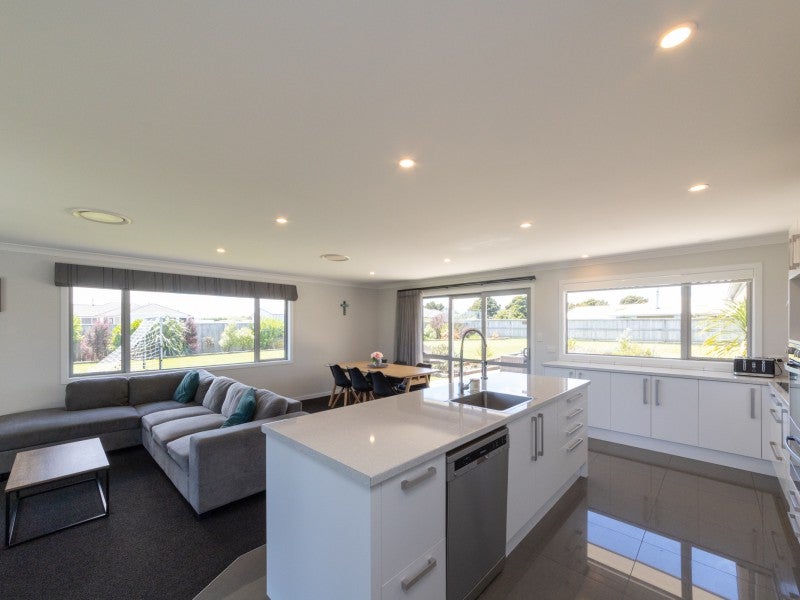 96 Mount Taylor Drive, Feilding, Feilding - Carousel 2